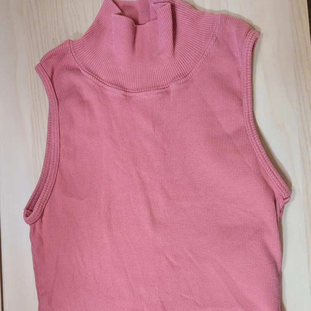 Big Bud Press Raspberry Sorbet pink Essential Sleeveless Turtleneck, size XS - Picture 2 of 4